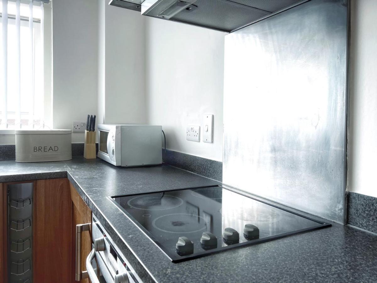 Elegant And Bright Seaside Apt In Swansea Marina Bagian luar foto