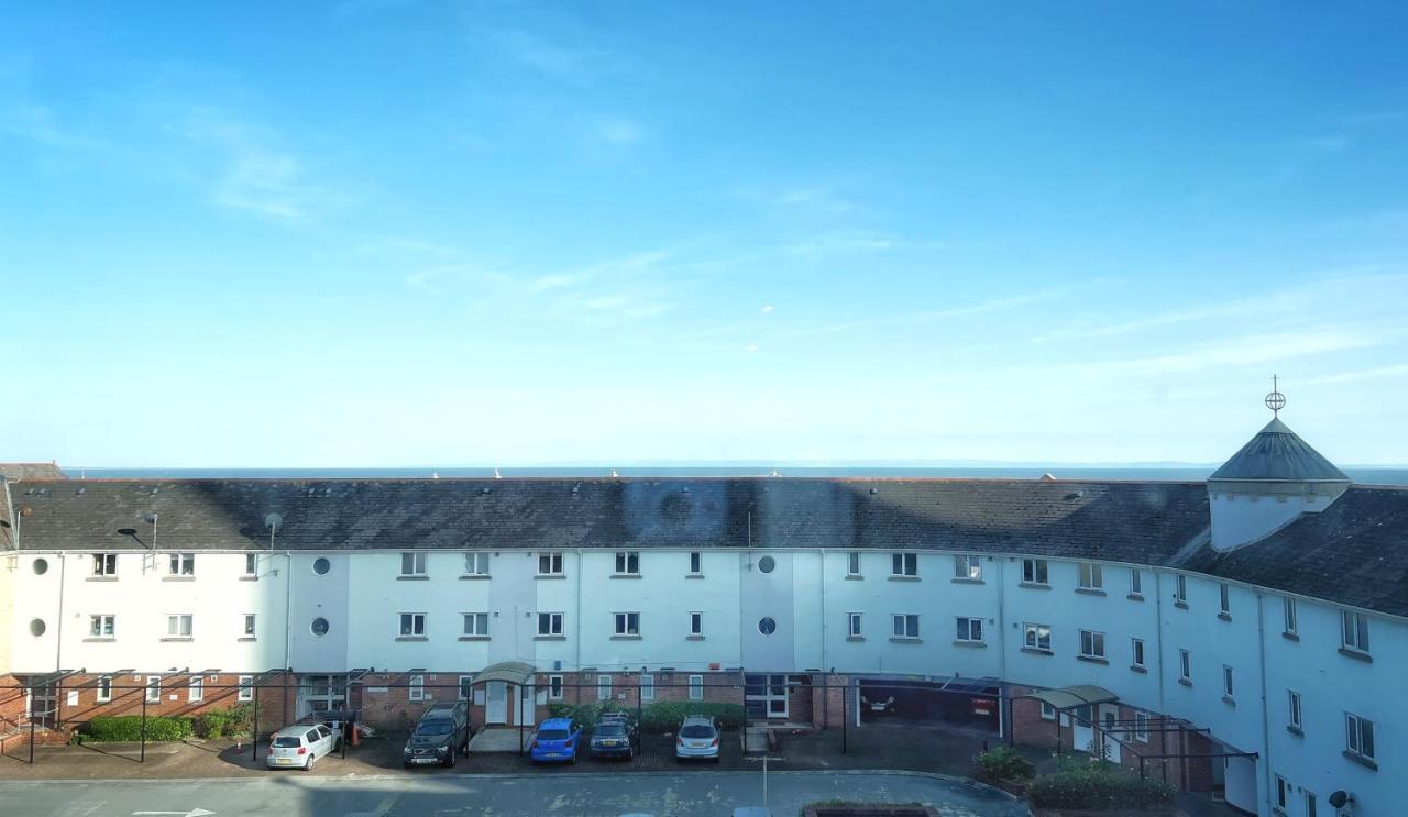 Elegant And Bright Seaside Apt In Swansea Marina Bagian luar foto